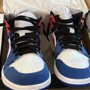 Air Jordan 1 MID SE